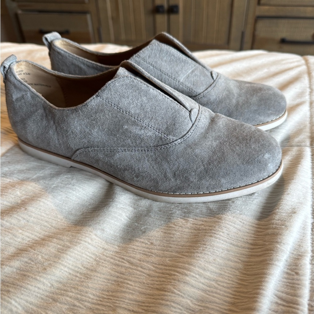 G.H. Bass & Co. Gray Flats / Loafers with Suede Finish, Women’s Size 8.5